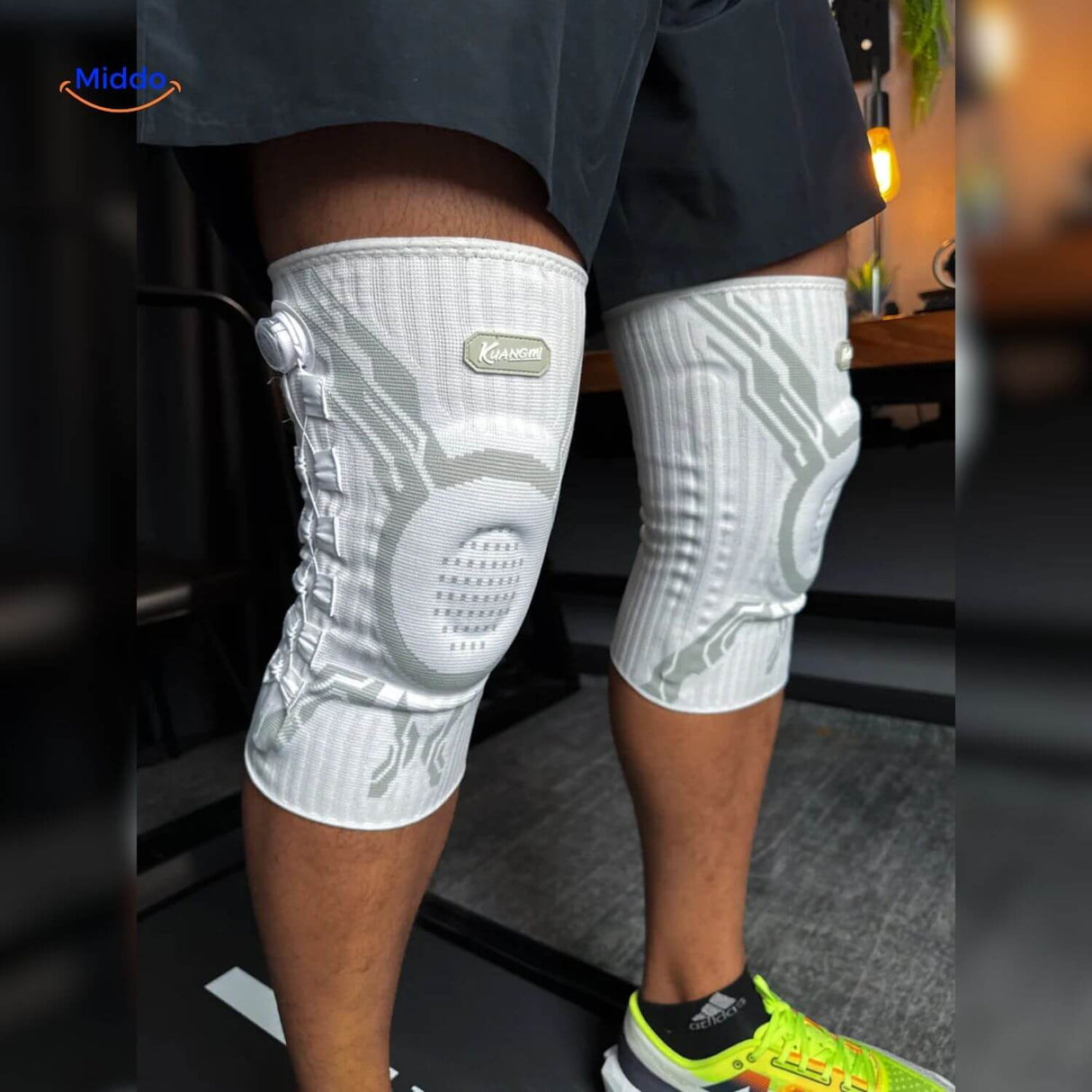 flexiguard kniebrace gerichte compressie knie stabilisatie www.middo.nl