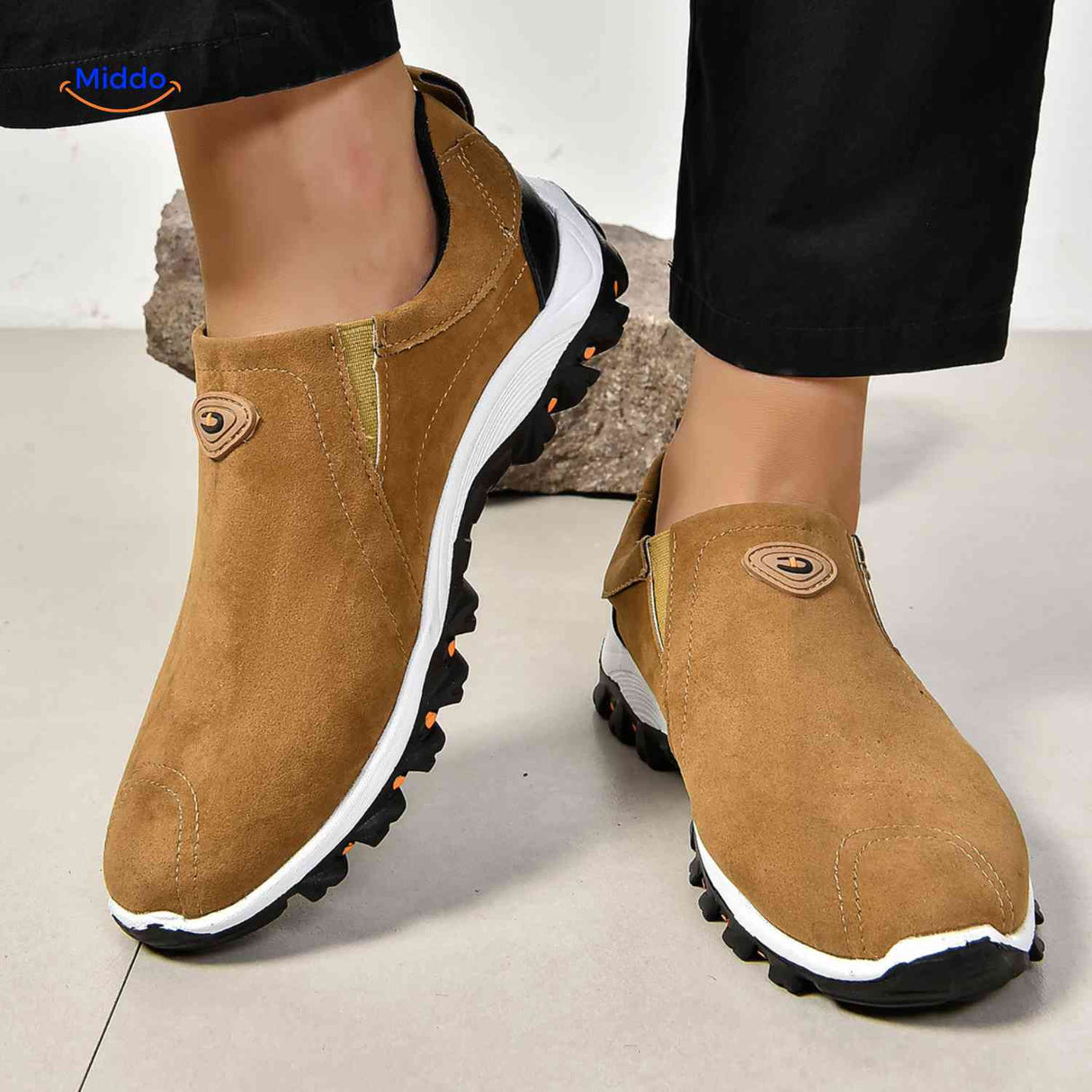 zwarte slip on heren schoenen stridex met stevige antislip zool www.middo.nl