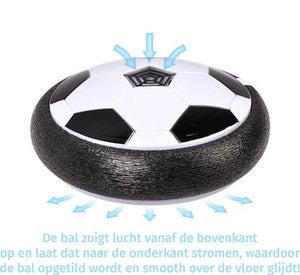 AirPlay™-Fußball, der mit einer weichen Kante über dem Boden schwebt.