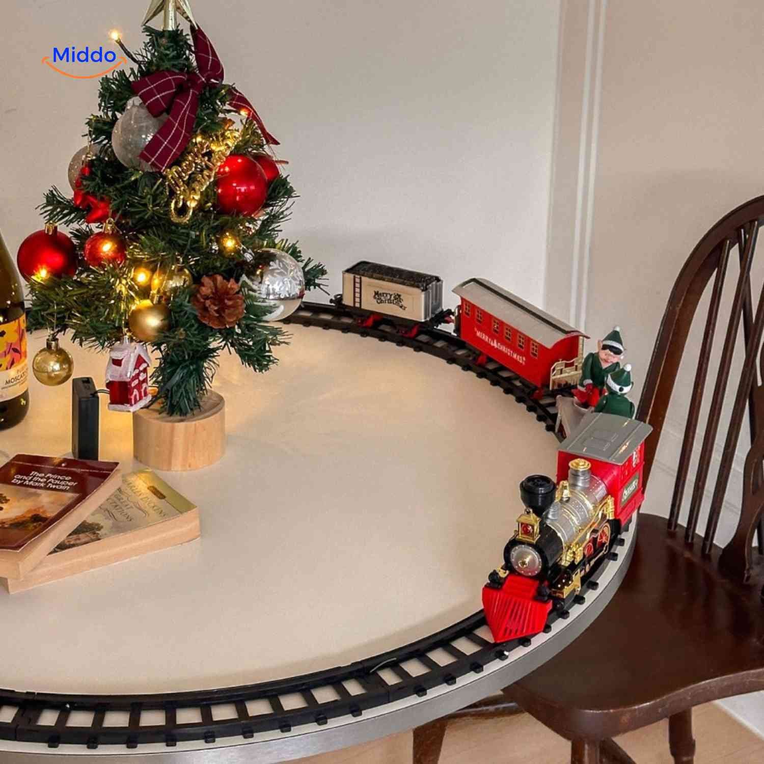 ChristmasRail Trein miniatuur kersttrein rondom kerstboom www.middo.nl