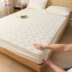 Comfortora Bedhoes gewatteerde matrasbeschermer anti slip www.middo.nl