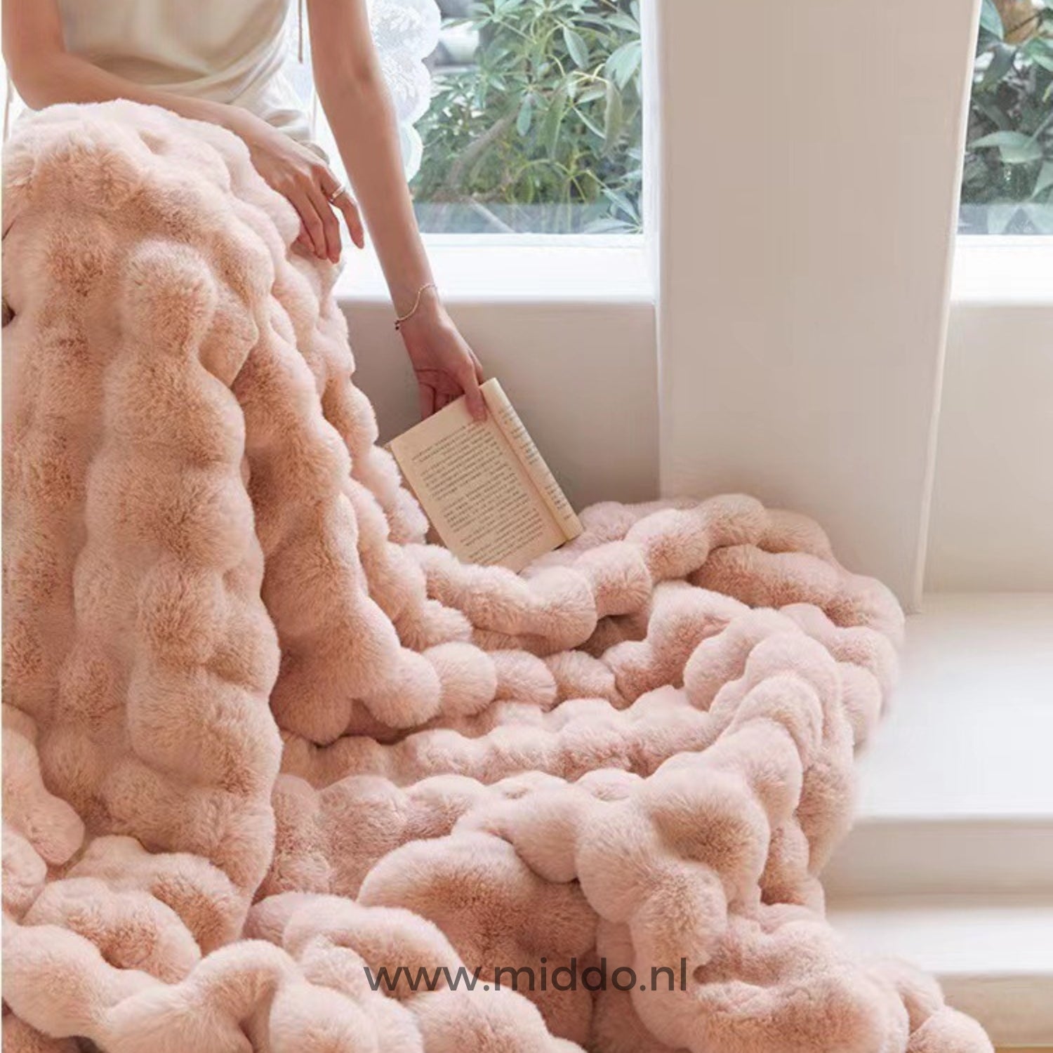Fluffy Toscaanse Luxe: Warme Extra Dikke Winterdekens voor Bed & Bank!