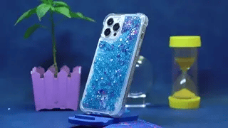 GlowSand Telefoonhoesje met blauwe glitter vloeistof en sparkle look www.middo.nl