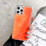 GlowSand Telefoonhoesje met helder oranje vloeibare stijl www.middo.nl