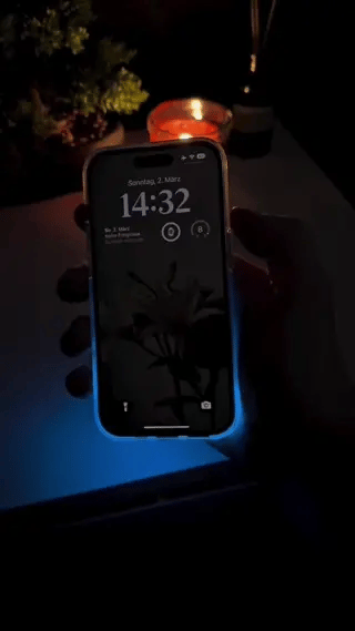 GlowSand Telefoonhoesje met led verlichting in donker verlichte stijl www.middo.nl