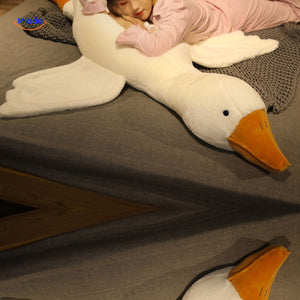 Goosy Kussen knuffel gans met vleugels en grote voeten www.middo.nl