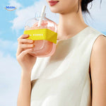 IceNova Flesbeker roze zomerdrankje met bandje model closeup www.middo.nl