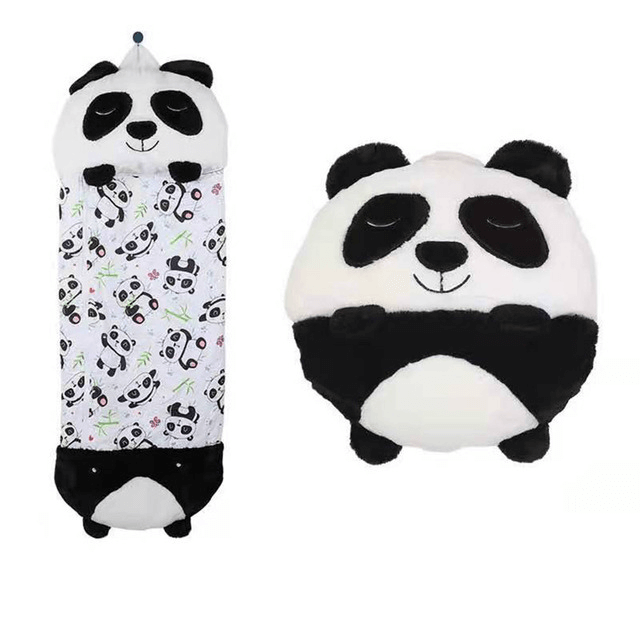 Knuffelslaapzak in pandadesign voor kinderen op witte achtergrond