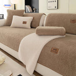 LuxeLamb Sofa Kussens beige stof met witte dekens www.middo.nl