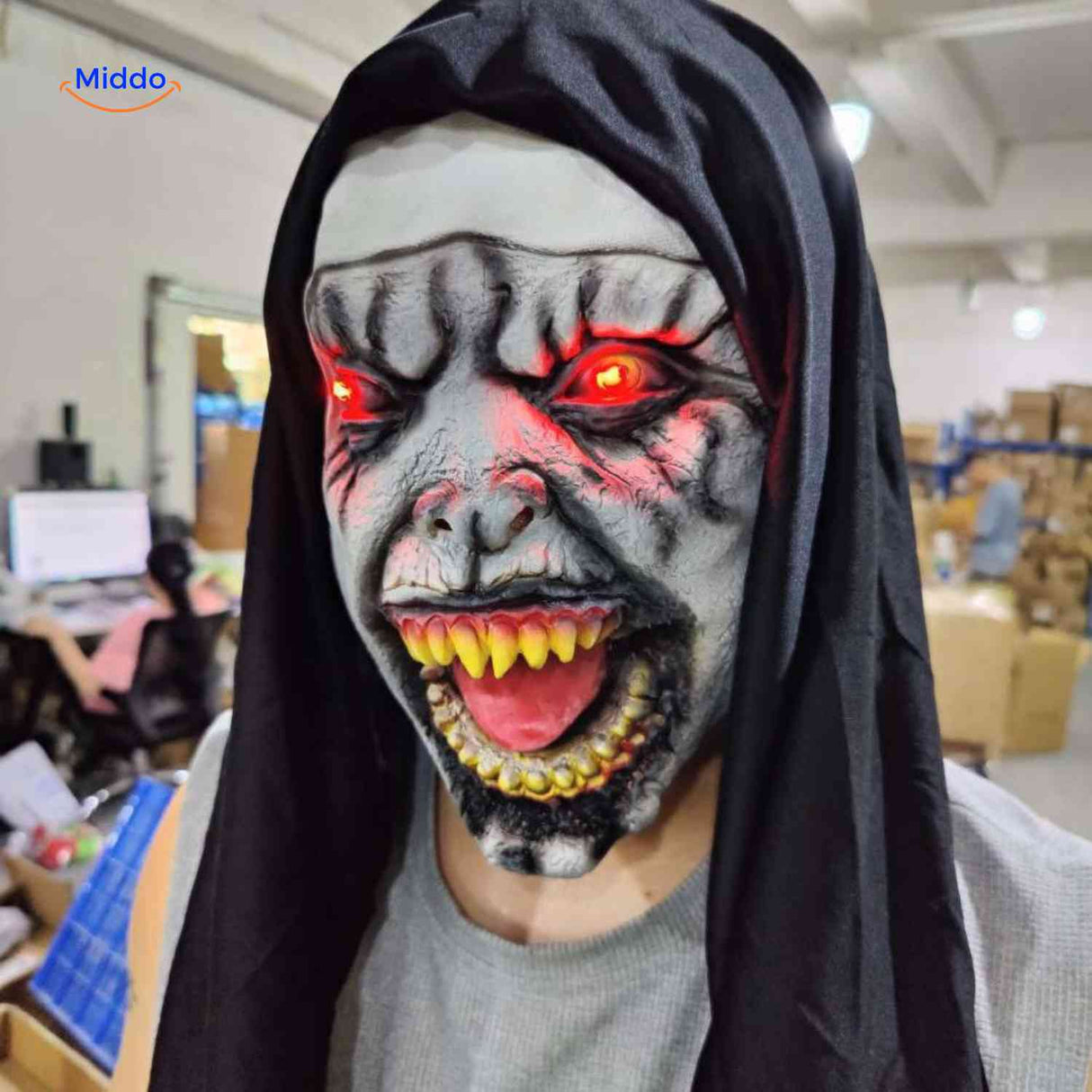 Phantora Nun Masker led rode ogen en enge gezicht www.middo.nl