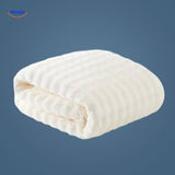 PineappleGrid Badhanddoek witte hobbelige handdoek www.middo.nl