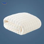 PineappleGrid Badhanddoek witte hobbelige handdoek www.middo.nl