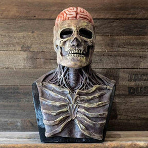 Realistisch Halloween kostuum met schedel en hersenen.