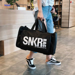 SNKRPro Tas gebruiker met bag in handschoenen www.middo.nl