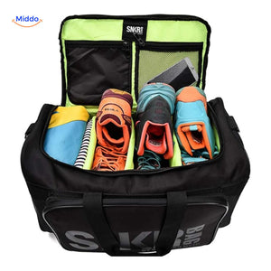 SNKRPro Tas gevuld met schoenen en kleding www.middo.nl