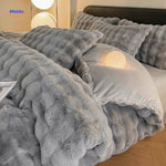 SnuggleBunny Pluche Set grijze pluche bedset met lichte kleur www.middo.nl