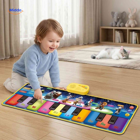 StepTune Dansmat jongen speelt op interactieve piano mat www.middo.nl