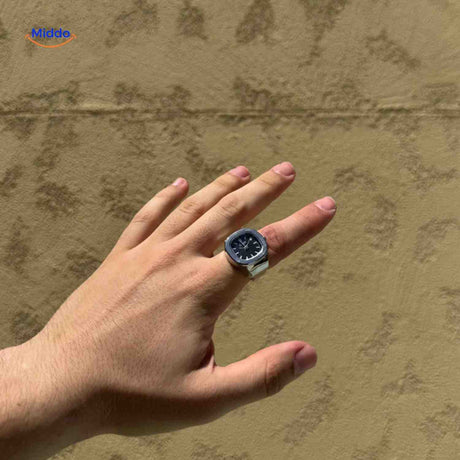 Timora Ringhorloge zilver zwart wijzerplaat handmodel www.middo.nl