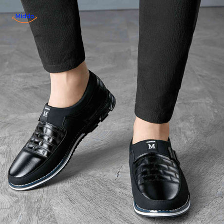 bovenaanzicht heren slip on leren loafers ruittextuur klassieke stijl www.middo.nl