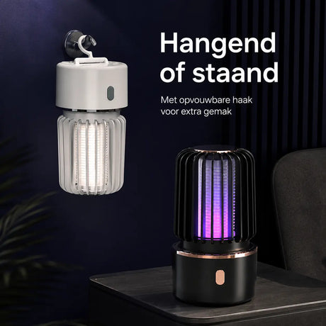 BuzzAway muggenlamp hangend aan de haak en staand op een tafel