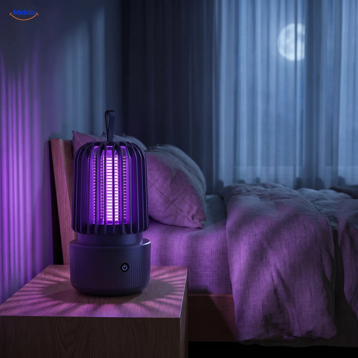 BuzzAway muggenlamp in de UV-stand op een nachtkastje