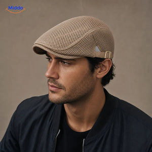 Khaki Casual Mesh Flat Cap gedragen door een model