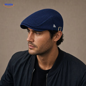 Marineblauw Casual Mesh Flat Cap gedragen door een model