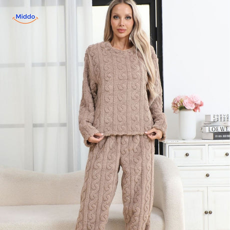 cosyluxe pyjama set roze zachte fleece voor koude avonden www.middo.nl