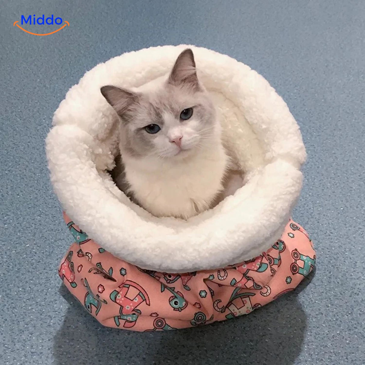 furhaven knusse kattenbed roze schommelpaard patroon met kat middo.nl