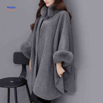 furina capejas grijze wollen poncho met bont www.middo.nl