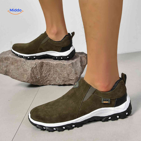 heren olijf sneakers achteraanzicht duurzame zool dagelijks comfort slip on schoenen www.middo.nl