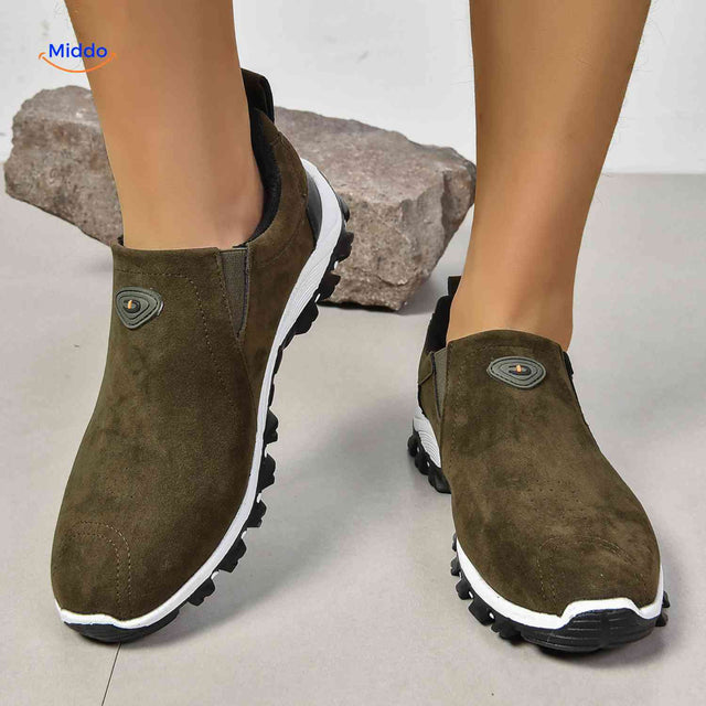 heren olijfgroene slip on schoenen ademende casual sneakers met getextureerde gripzool www.middo.nl
