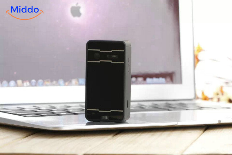 Compacte Keybeam naast een laptop