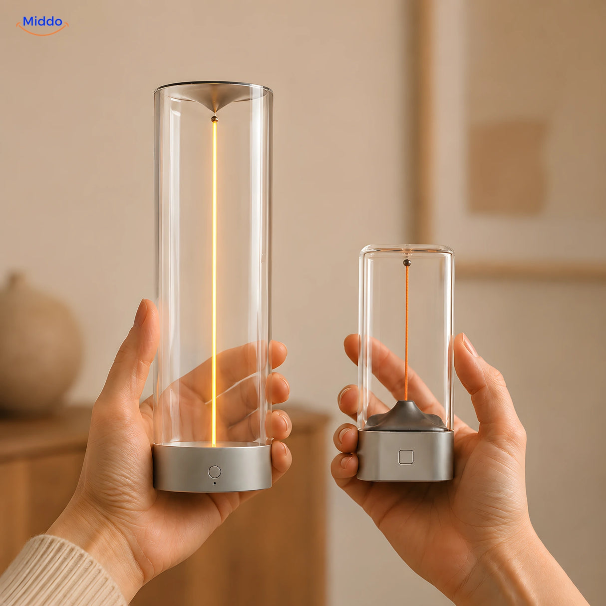 Luminex Premium en Compact draadloze lamp in de hand voor schaal www.middo.nl