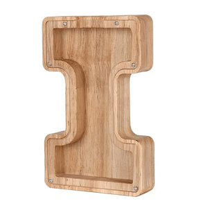 Houten spaarpot in de vorm van de letter I, ideaal voor kinderen.