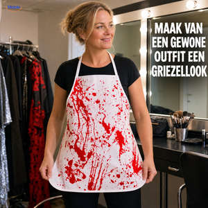 BloodstainFX Halloween-kostuumschort: vrouw toont het schort voor een spiegel.