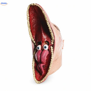 MaitlandMorph Halloween-masker van latex: Barbara-masker met open mond op witte achtergrond.