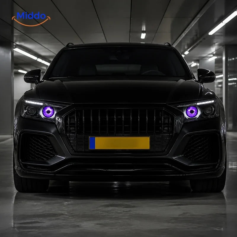 NightStare LED-ogendecoratie voor koplampen: vooraanzicht van een auto met paarse ogen in een garage.