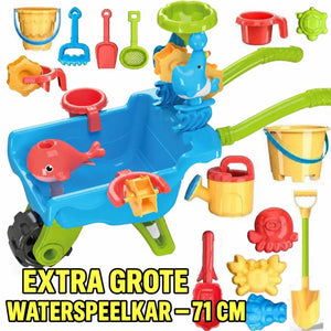 SplashPlay water- en zandspeelgoed: blauwe speelkar met groene wielen en losse accessoires.