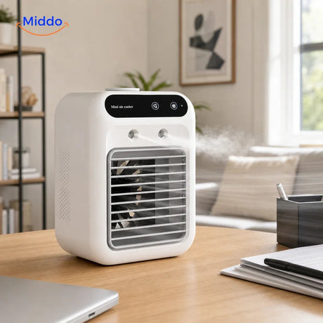 Compacte MistoCool luchtkoeler op een bureau naast een laptop