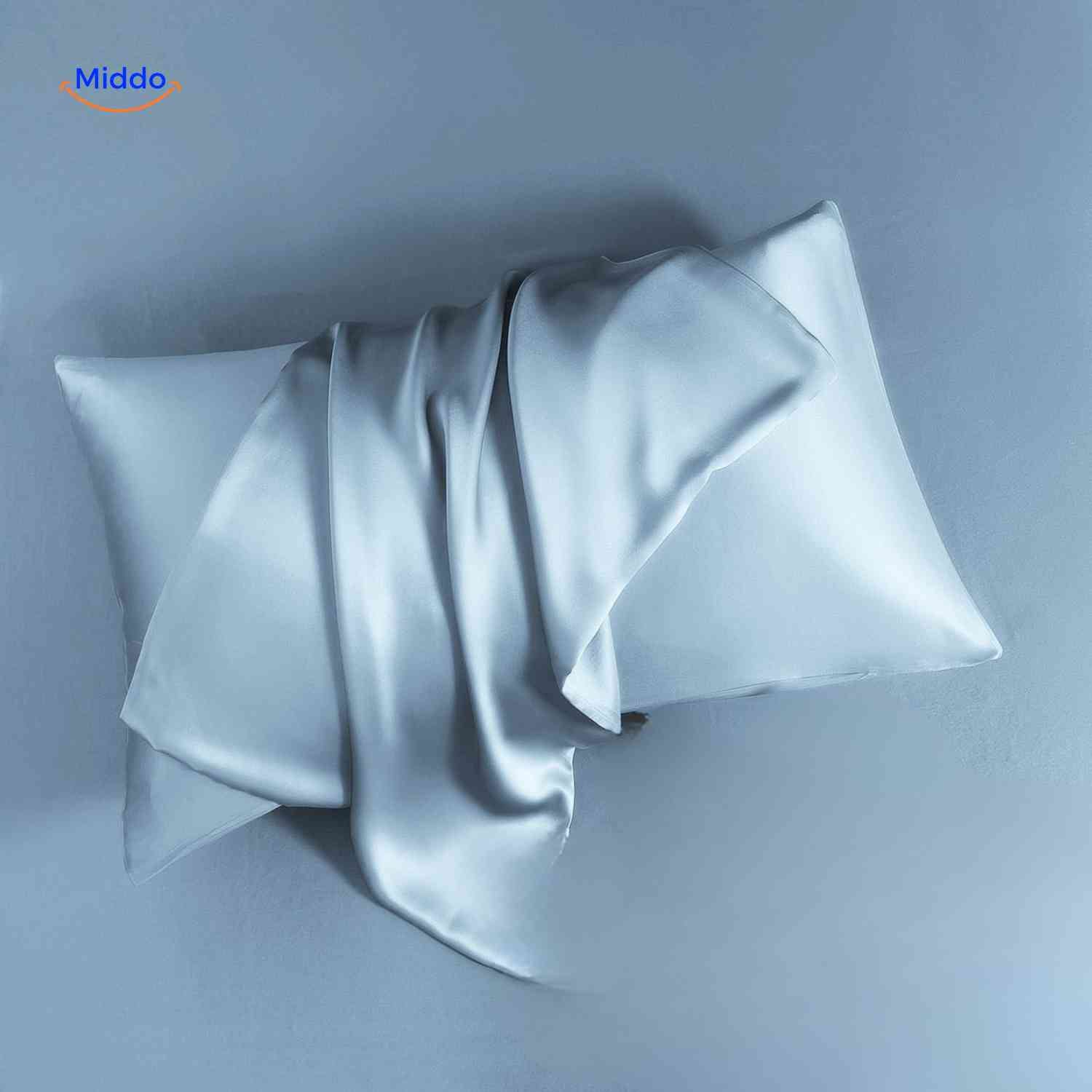 silkora kussensloop blauw satijn kussensloopwww.middo.nl