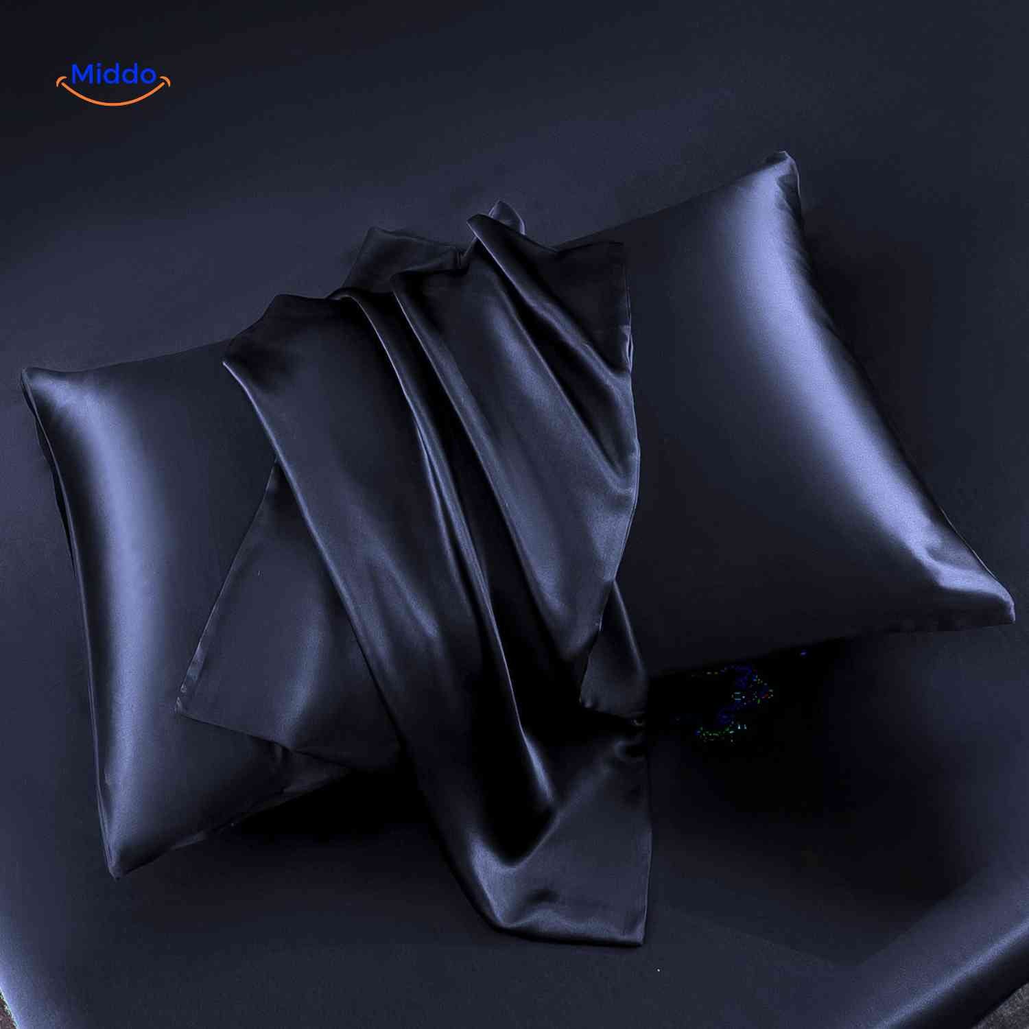 silkora kussensloop donkerblauw satijn kussensloopwww.middo.nl