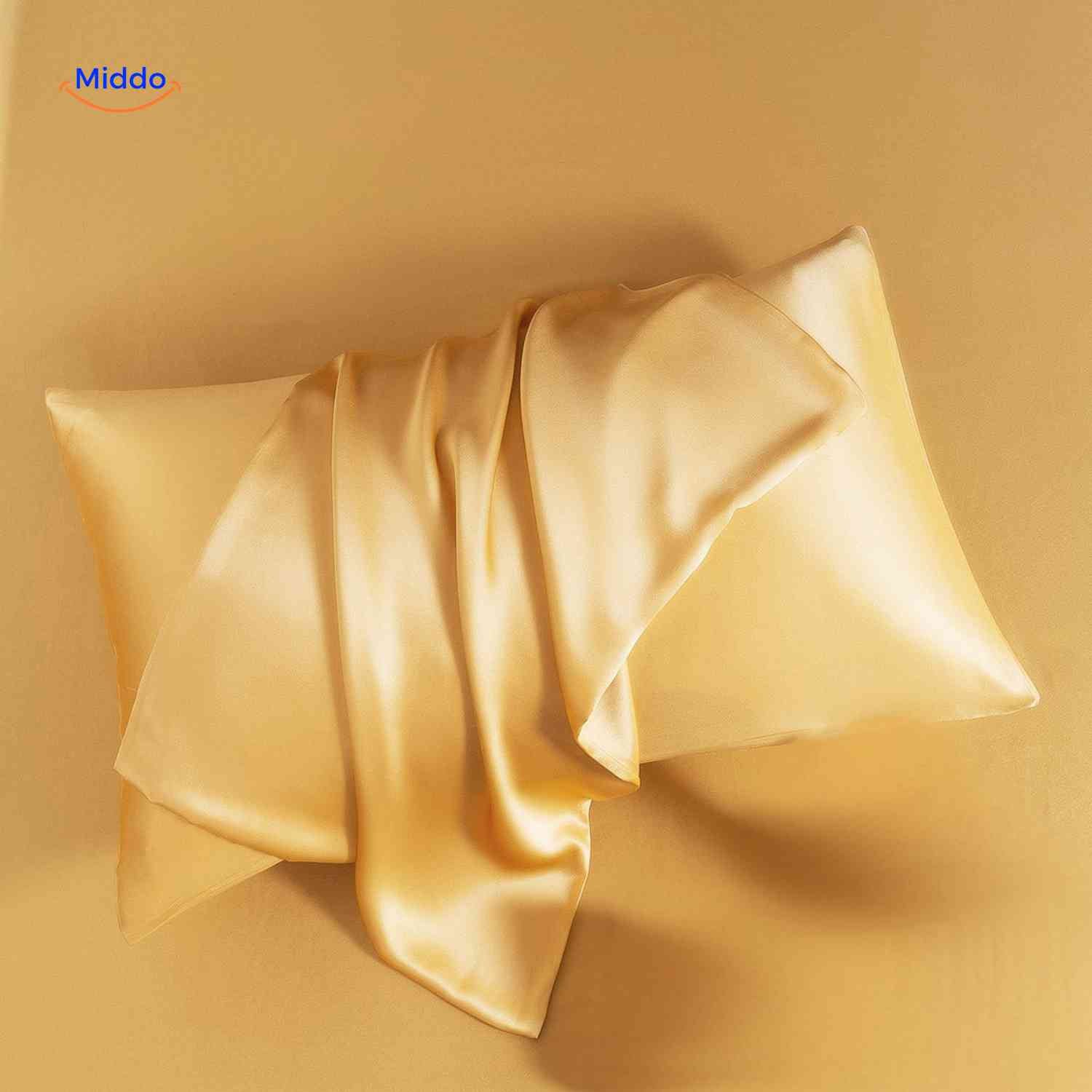 silkora kussensloop goud satijn kussensloopwww.middo.nl