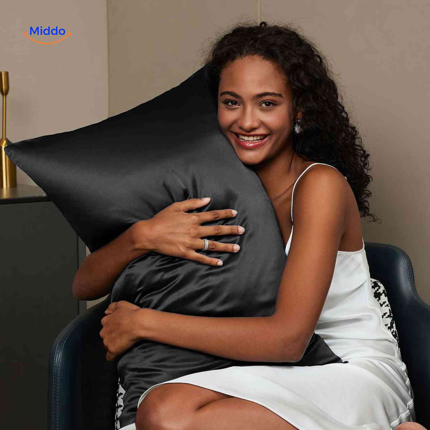 silkora kussensloop zwart satijn pillowcasewww.middo.nl