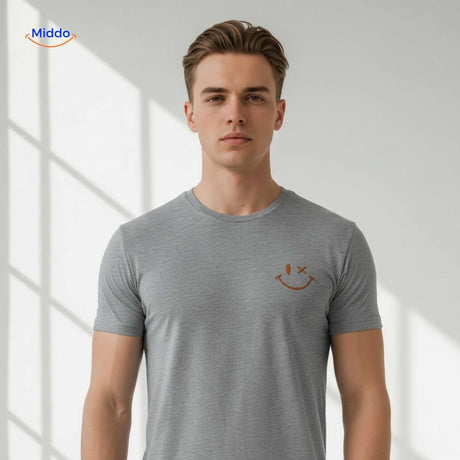 smileywave tshirt grijs close up met smiley logo www.middo.nl