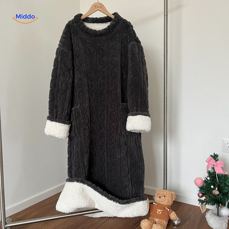 snugglewear dekenjurk donkergrijs met sherpa voering www.middo.nl