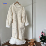 snugglewear dekenjurk wit met sherpa boorden en zakken www.middo.nl