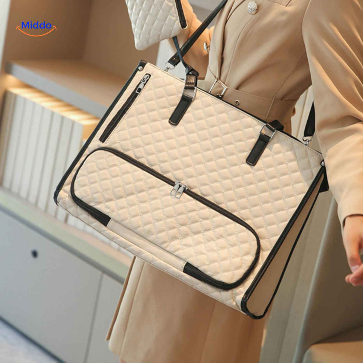 totezia tas beige met zwart draagtas met lunchtas en etui www.middo.nl