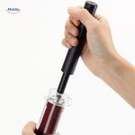 wineease elegante en ergonomische wijnopener met rode wijnfles