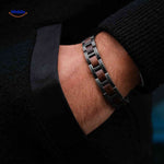 woodforge armband robuste houten schakelarmband detail www.middo.nl